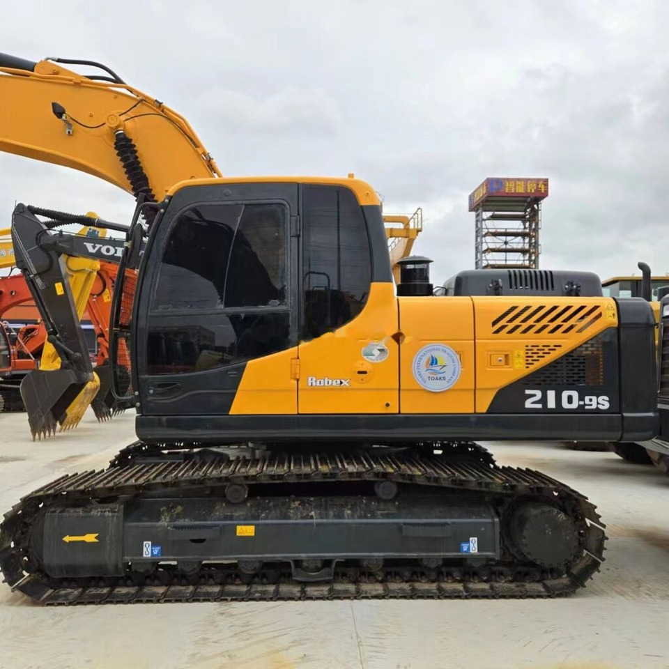Hyundai R210-9S - Гусеничный экскаватор: фото 2 Hyundai R210-9S - Гусеничный экскаватор: фото 2