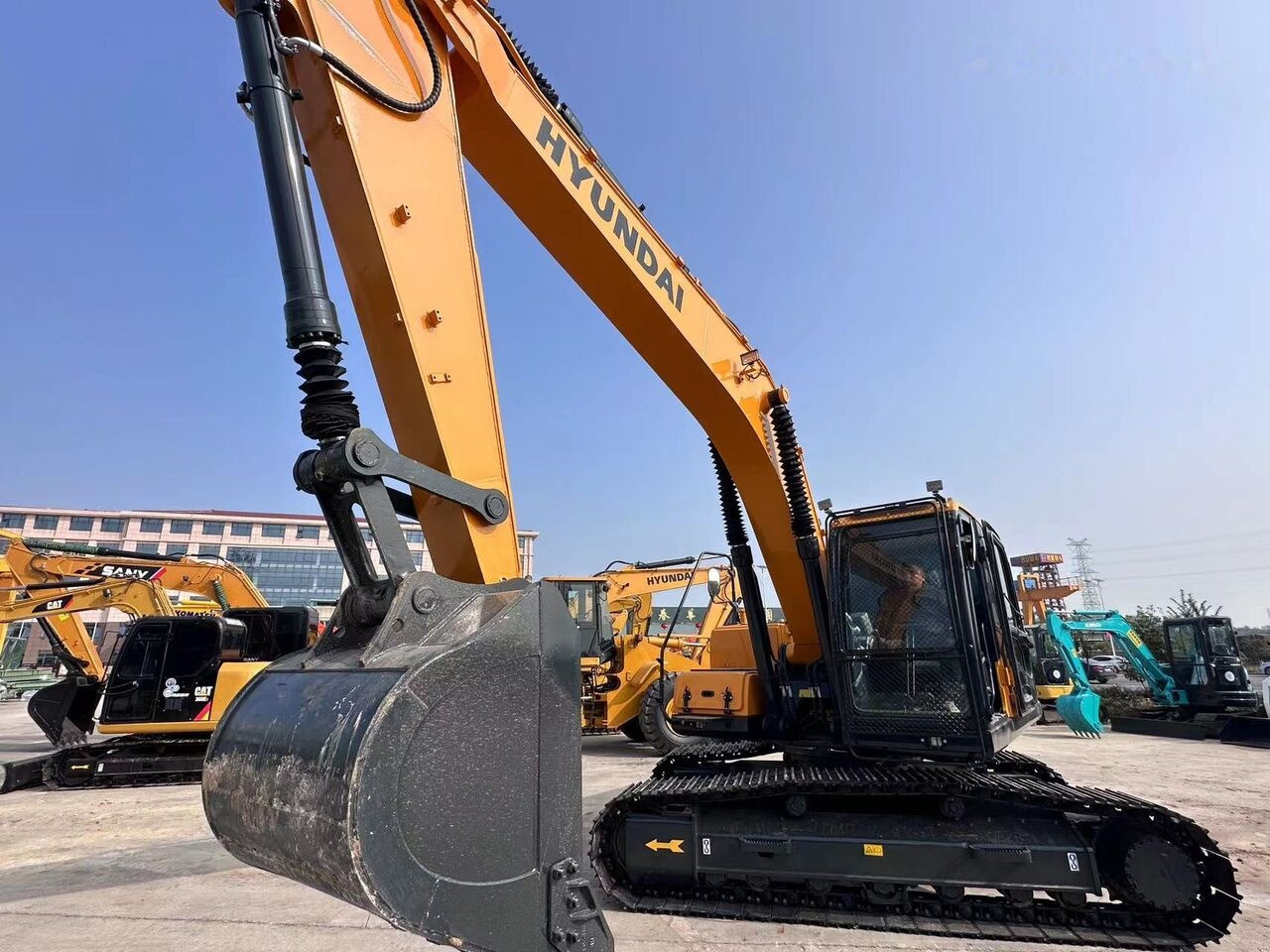 Hyundai R220-9S - Гусеничный экскаватор: фото 4 Hyundai R220-9S - Гусеничный экскаватор: фото 4