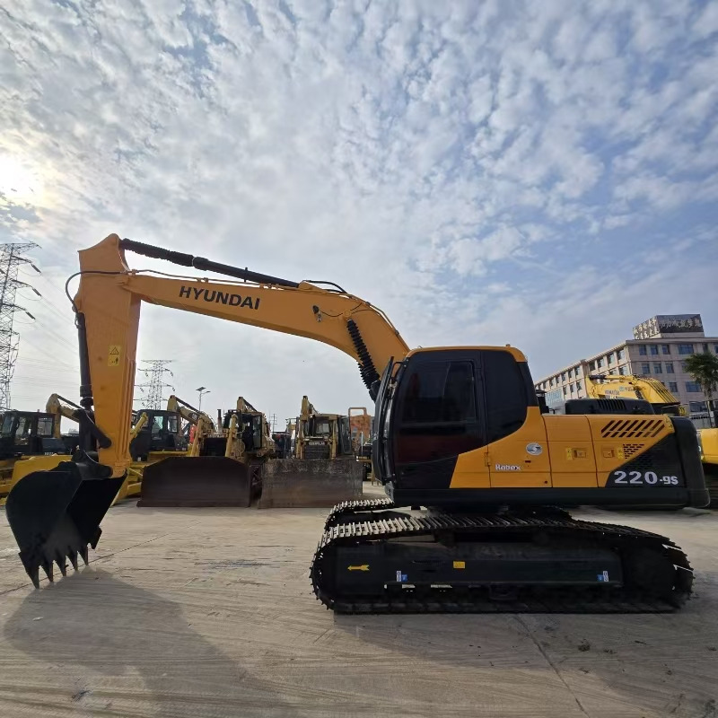 Hyundai R220-9S - Гусеничный экскаватор: фото 3 Hyundai R220-9S - Гусеничный экскаватор: фото 3
