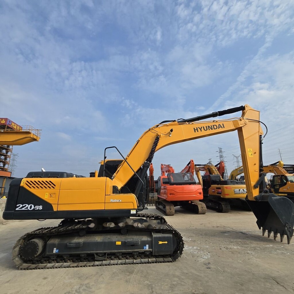 Hyundai R220 - Гусеничный экскаватор: фото 4 Hyundai R220 - Гусеничный экскаватор: фото 4