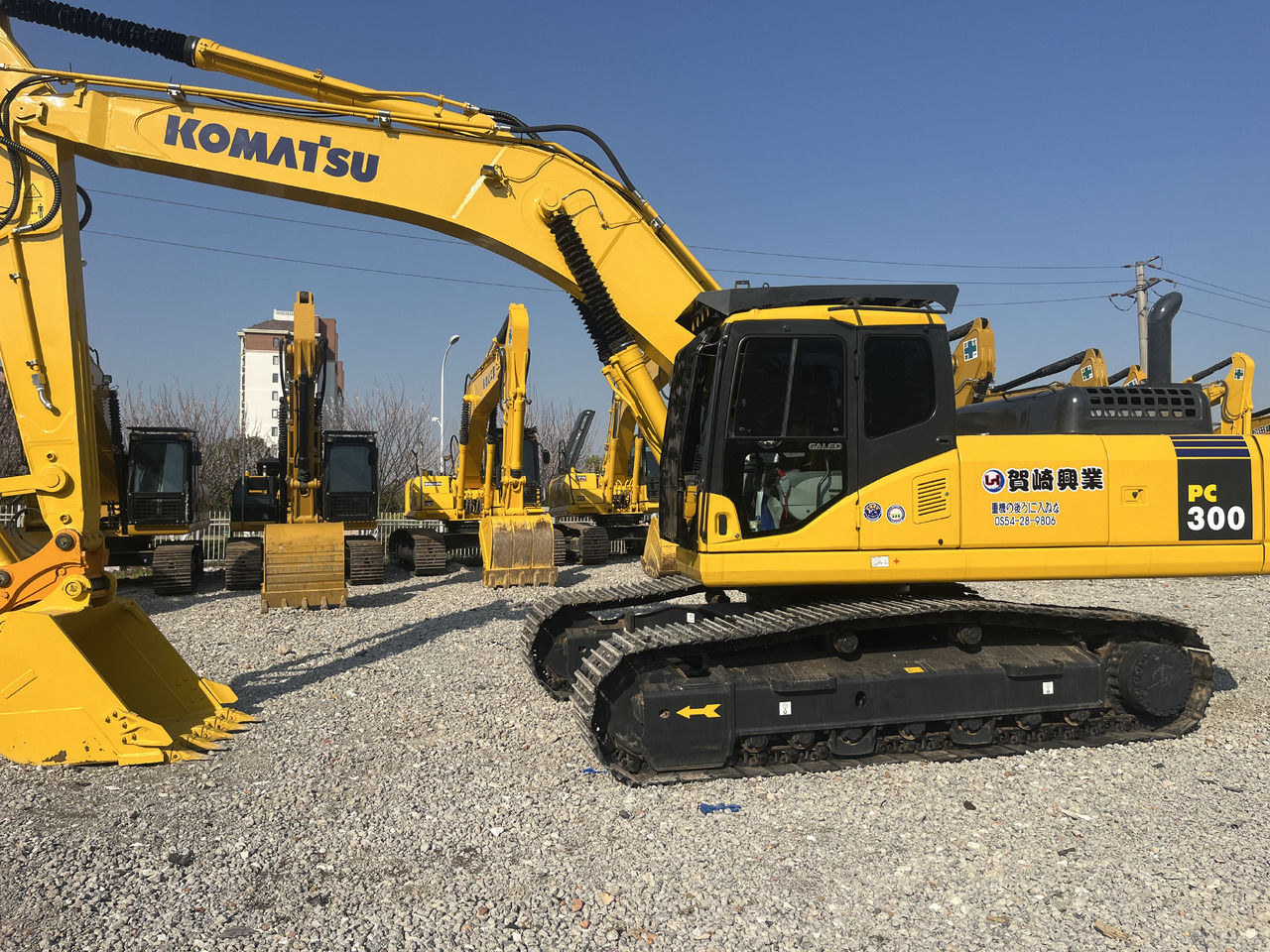 Komatsu PC300-7 - Гусеничный экскаватор: фото 3 Komatsu PC300-7 - Гусеничный экскаватор: фото 3
