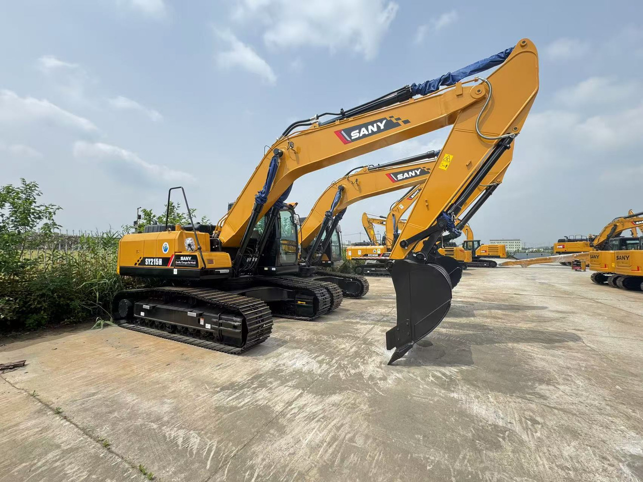 SANY SY215 - Гусеничный экскаватор: фото 2 SANY SY215 - Гусеничный экскаватор: фото 2