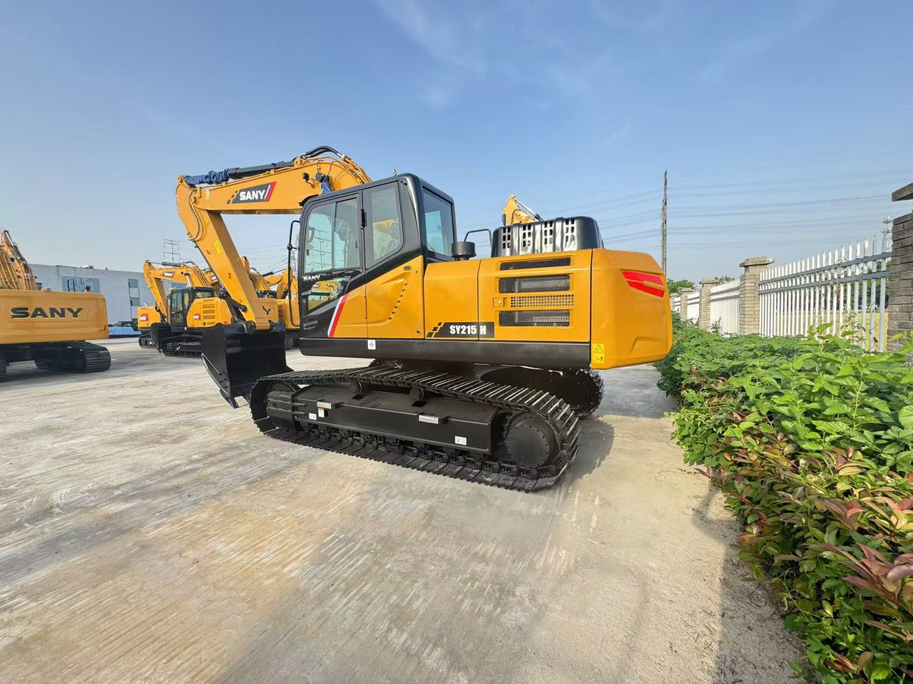SANY SY215 - Гусеничный экскаватор: фото 1 SANY SY215 - Гусеничный экскаватор: фото 1