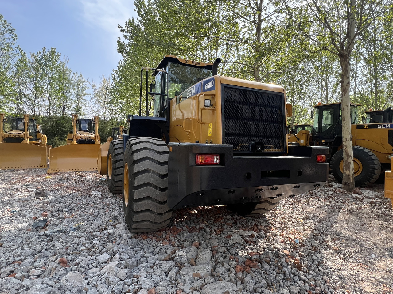 SEM SEM660D - Колёсный погрузчик: фото 3 SEM SEM660D - Колёсный погрузчик: фото 3