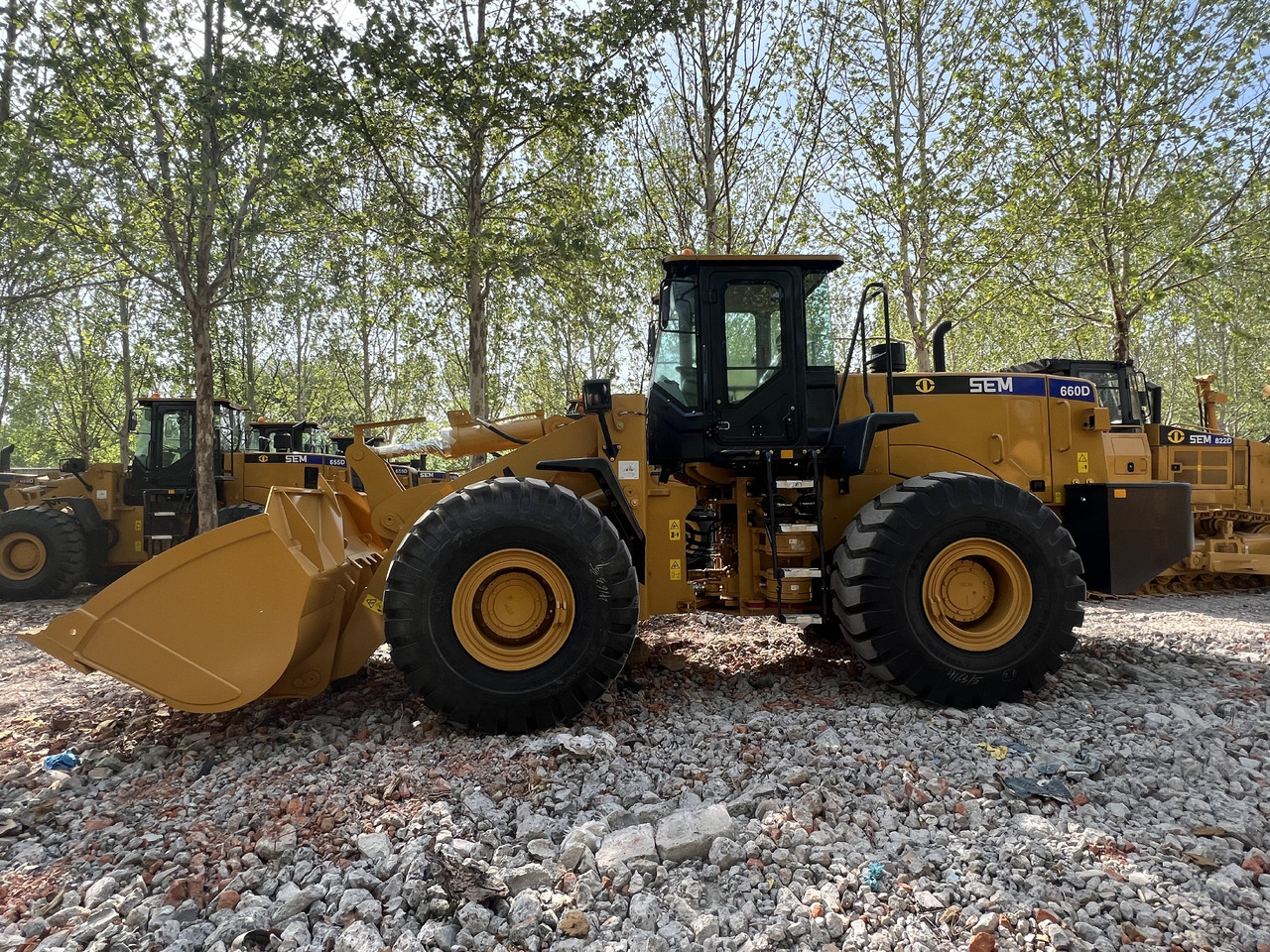 SEM SEM660D - Колёсный погрузчик: фото 4 SEM SEM660D - Колёсный погрузчик: фото 4