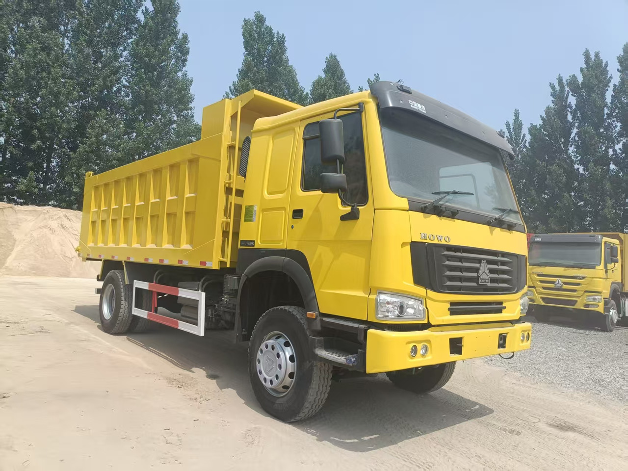 SINOTRUK HOWO 4x2 - Самосвал: фото 1 SINOTRUK HOWO 4x2 - Самосвал: фото 1