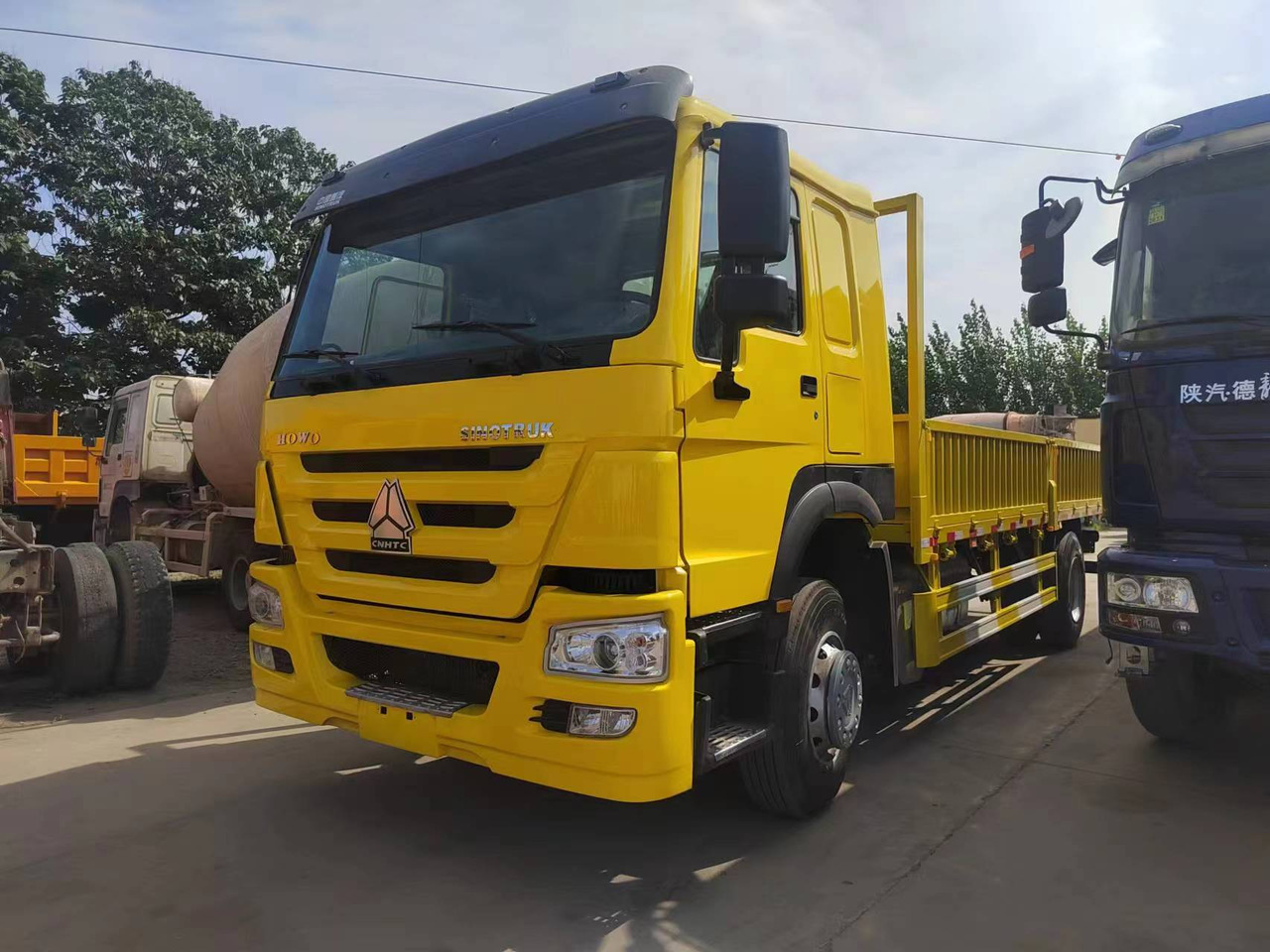 SINOTRUK HOWO 4x2 cargo truck - Самосвал: фото 3 SINOTRUK HOWO 4x2 cargo truck - Самосвал: фото 3