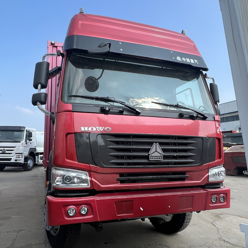SINOTRUK HOWO - Грузовик с закрытым кузовом: фото 2 SINOTRUK HOWO - Грузовик с закрытым кузовом: фото 2
