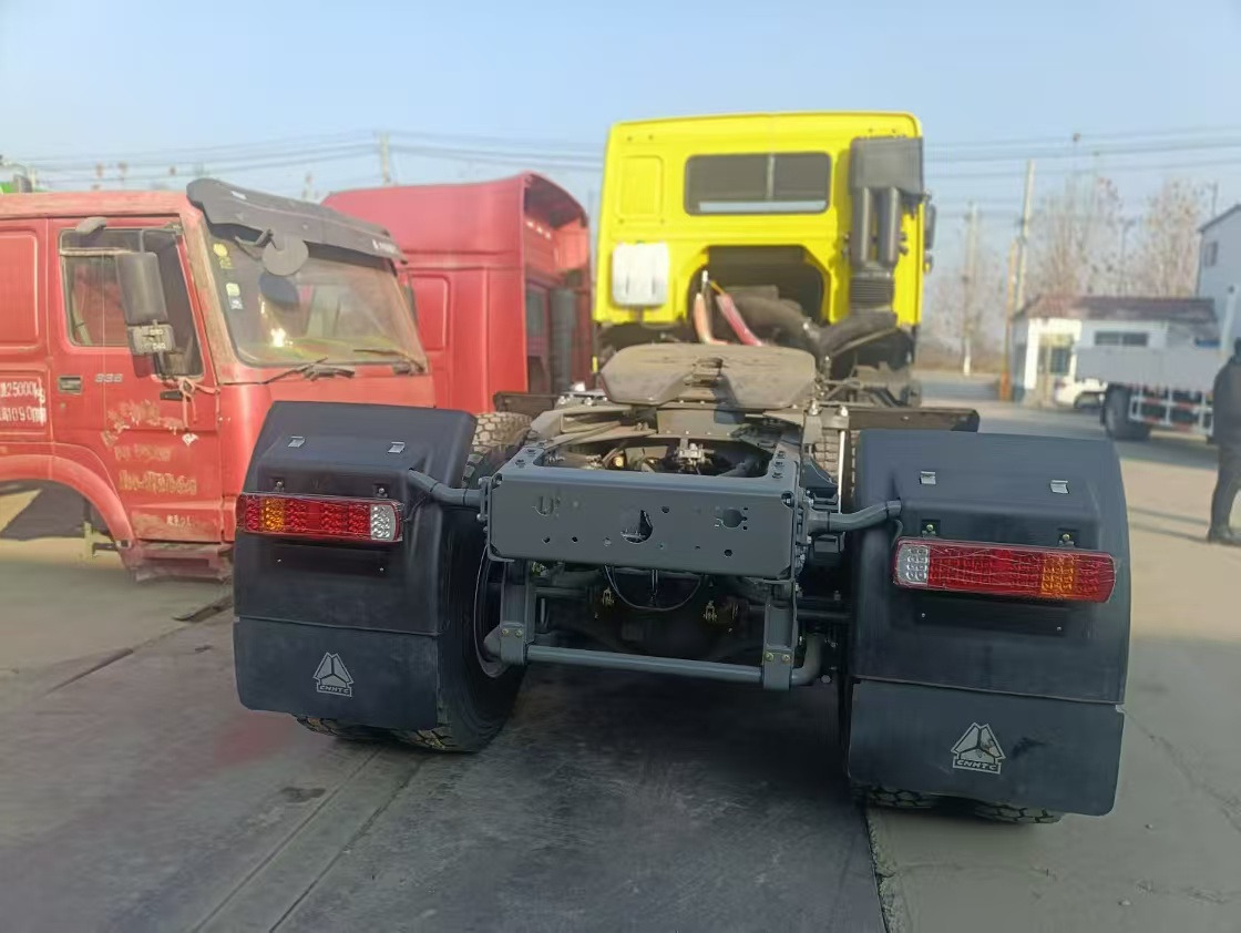 SINOTRUK HOWO 430 - Тягач: фото 4 SINOTRUK HOWO 430 - Тягач: фото 4