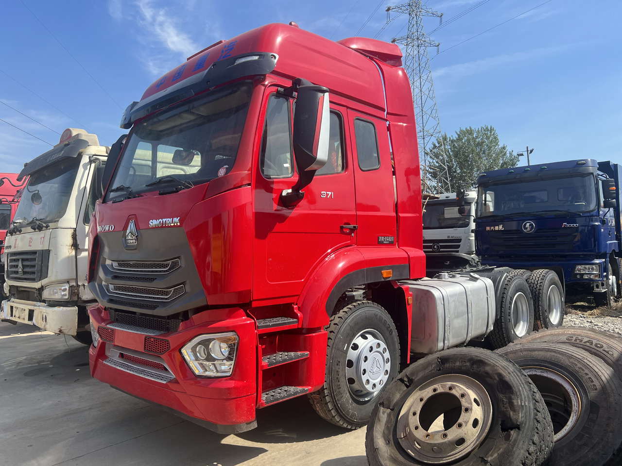 SINOTRUK HOWO trailer head - Тягач: фото 2 SINOTRUK HOWO trailer head - Тягач: фото 2