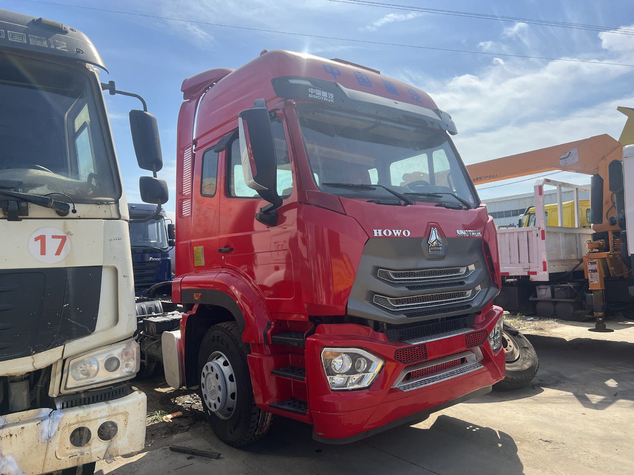 SINOTRUK HOWO trailer head - Тягач: фото 3 SINOTRUK HOWO trailer head - Тягач: фото 3