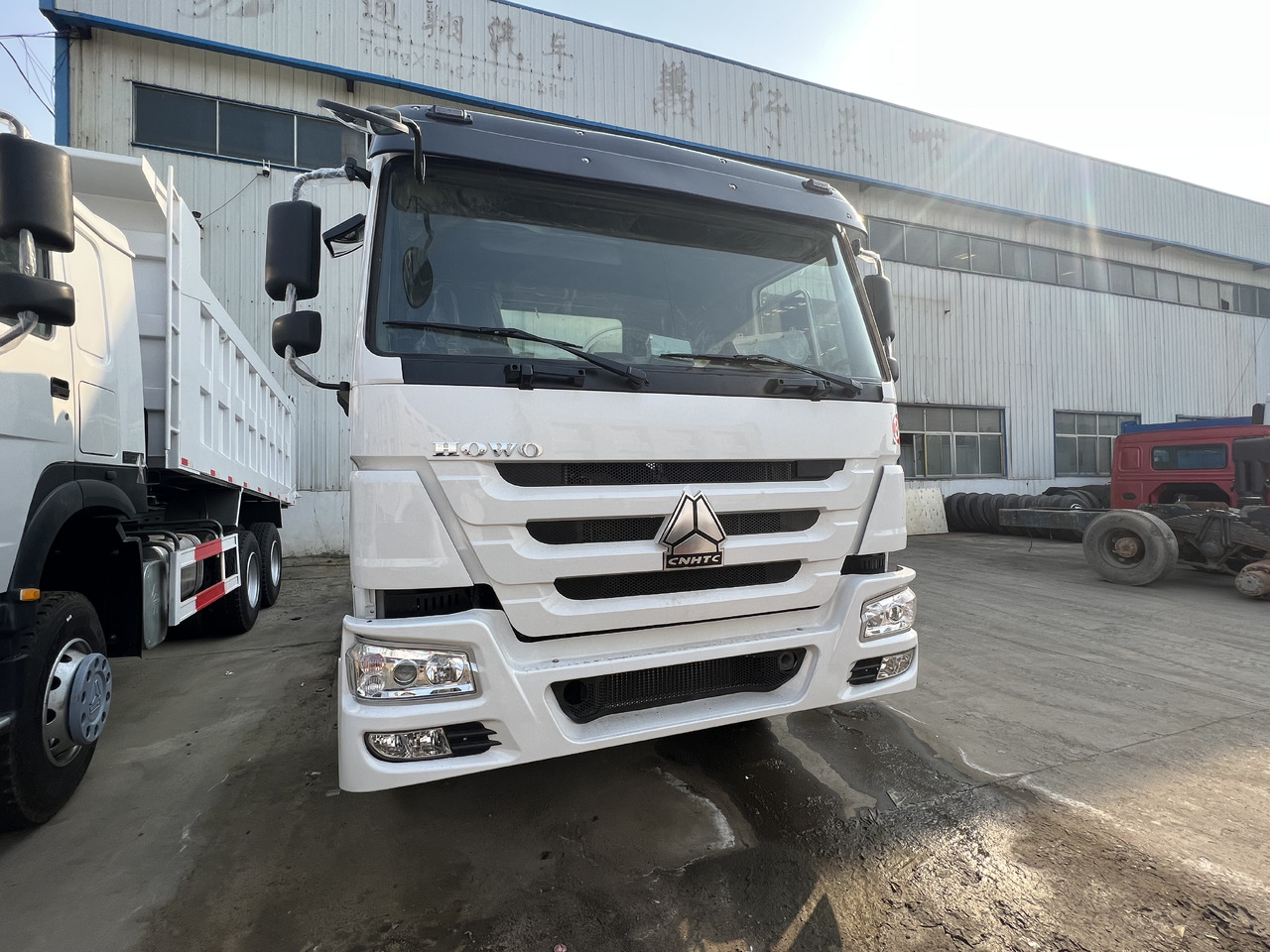 SINOTRUK HOWO tralier head - Тягач: фото 3 SINOTRUK HOWO tralier head - Тягач: фото 3