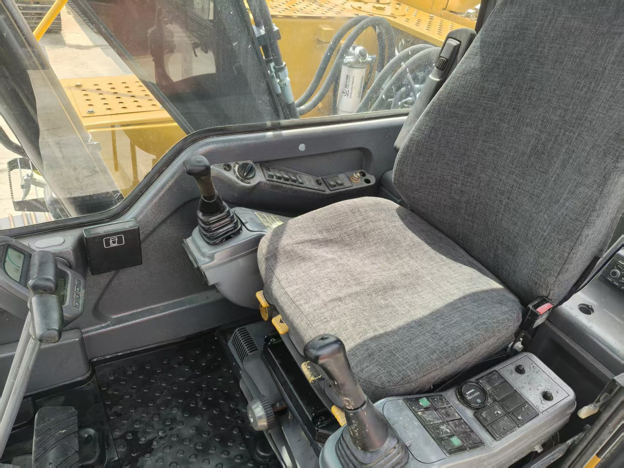 Гусеничный экскаватор Volvo EC140DL: фото 6 Гусеничный экскаватор Volvo EC140DL: фото 6