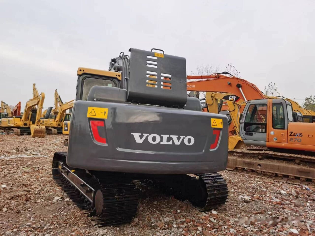 Volvo EC210 - Гусеничный экскаватор: фото 3 Volvo EC210 - Гусеничный экскаватор: фото 3