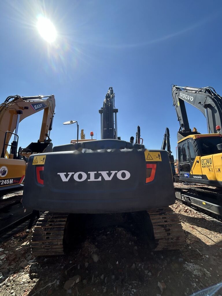 Volvo EC240 - Гусеничный экскаватор: фото 1 Volvo EC240 - Гусеничный экскаватор: фото 1