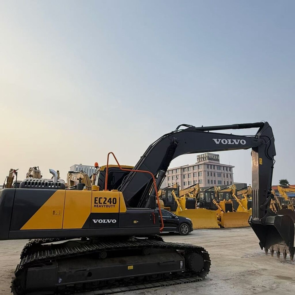 Volvo EC240 - Гусеничный экскаватор: фото 2 Volvo EC240 - Гусеничный экскаватор: фото 2