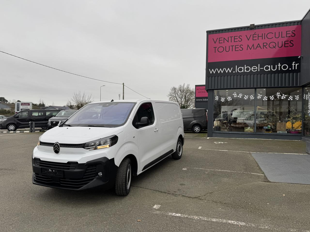 CITROEN Jumpy M 2.0 BlueHDi - 145 S&S - BV EAT8 III FOURGON . PHASE 2 - Цельнометаллический фургон: фото 1 CITROEN Jumpy M 2.0 BlueHDi - 145 S&S - BV EAT8 III FOURGON . PHASE 2 - Цельнометаллический фургон: фото 1