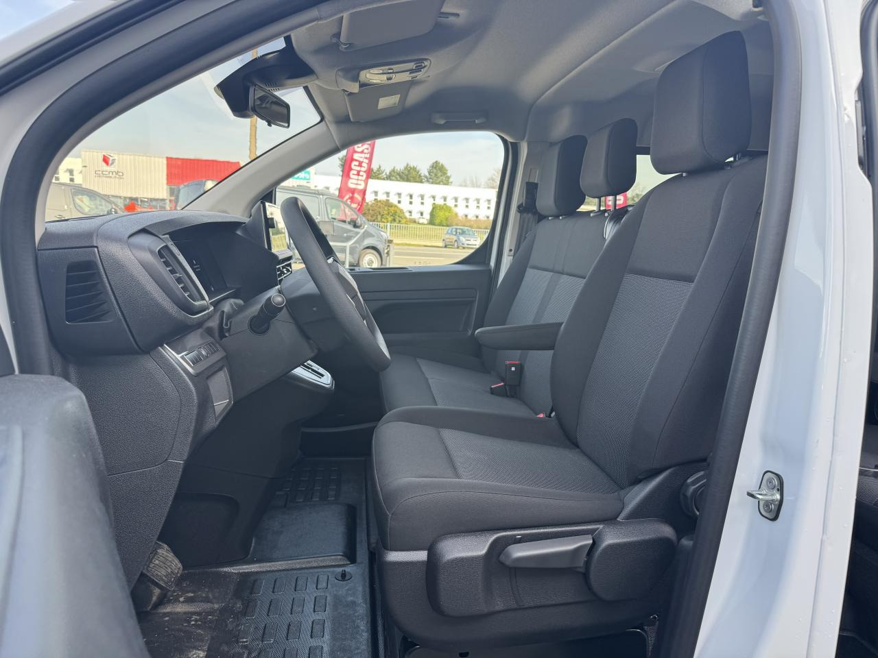 CITROEN jumpy M 2.0 HDI 180 EAT-8 CABINE APPROFONDIE 5 PLACES - Грузопассажирский фургон: фото 5 CITROEN jumpy M 2.0 HDI 180 EAT-8 CABINE APPROFONDIE 5 PLACES - Грузопассажирский фургон: фото 5