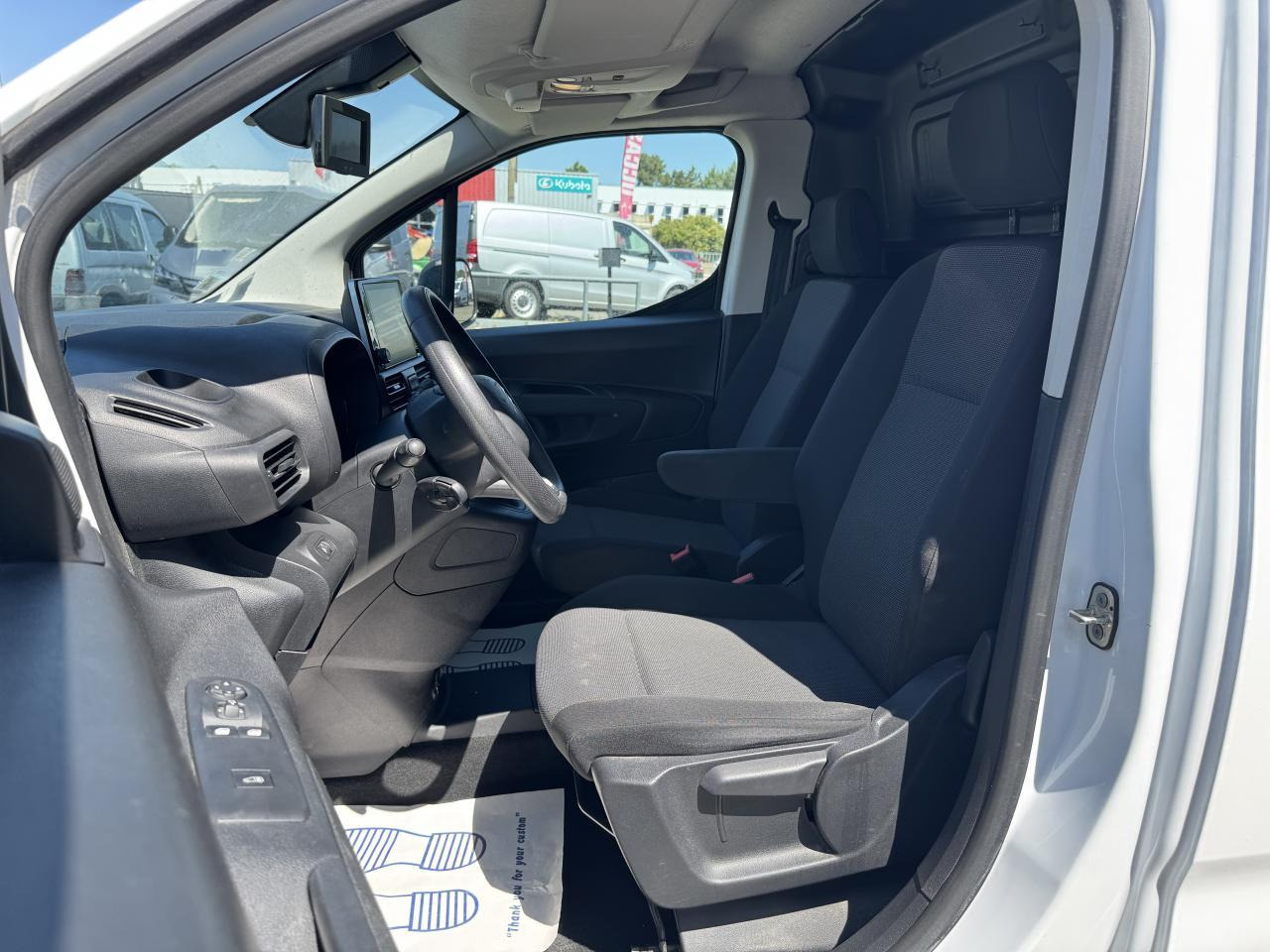 Citroen Berlingo M 650KG BLUEHDI 100 S&S DRIVER BVM5 - Легковой фургон: фото 4 Citroen Berlingo M 650KG BLUEHDI 100 S&S DRIVER BVM5 - Легковой фургон: фото 4