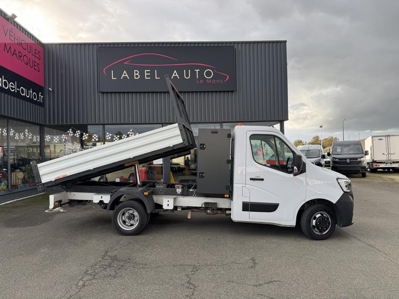 RENAULT MASTER 3T5 BENNE COFFRE RJ 2.3 DCI 130 CH PROPULSION - Другая техника: фото 1 RENAULT MASTER 3T5 BENNE COFFRE RJ 2.3 DCI 130 CH PROPULSION - Другая техника: фото 1