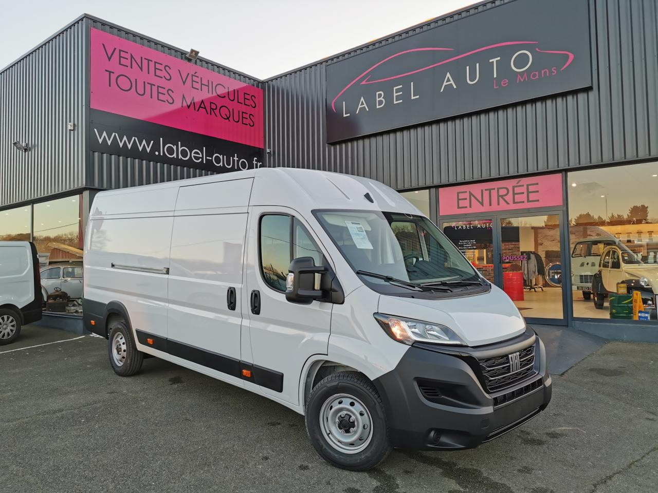 FIAT Ducato Tôlé Maxi 3.5 XL H2 2.2 - 140 S&S III FOURGON TOLE Fourgon Tôlé - Цельнометаллический фургон: фото 1 FIAT Ducato Tôlé Maxi 3.5 XL H2 2.2 - 140 S&S III FOURGON TOLE Fourgon Tôlé - Цельнометаллический фургон: фото 1