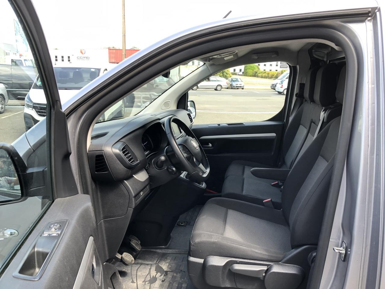 FIAT Scudo XL 2.0 BlueHDi 145 CH - Цельнометаллический фургон: фото 4 FIAT Scudo XL 2.0 BlueHDi 145 CH - Цельнометаллический фургон: фото 4