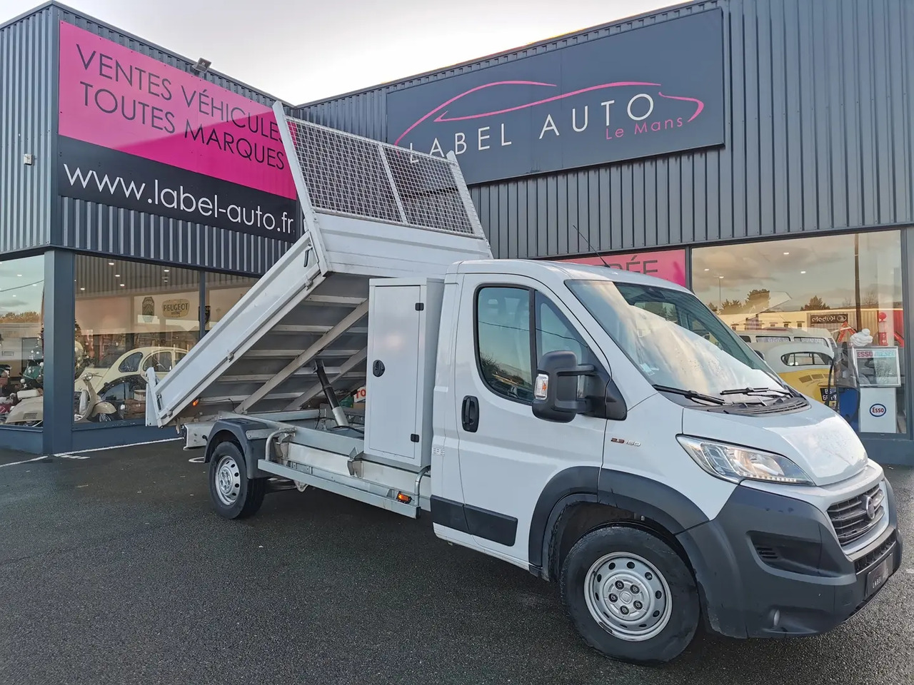 Fiat Ducato 3.5 MAXI L 2.3 MULTIJET 140CH ALUMINIUM PRO LOUNGE + COFFRE - Малотоннажный самосвал: фото 1 Fiat Ducato 3.5 MAXI L 2.3 MULTIJET 140CH ALUMINIUM PRO LOUNGE + COFFRE - Малотоннажный самосвал: фото 1