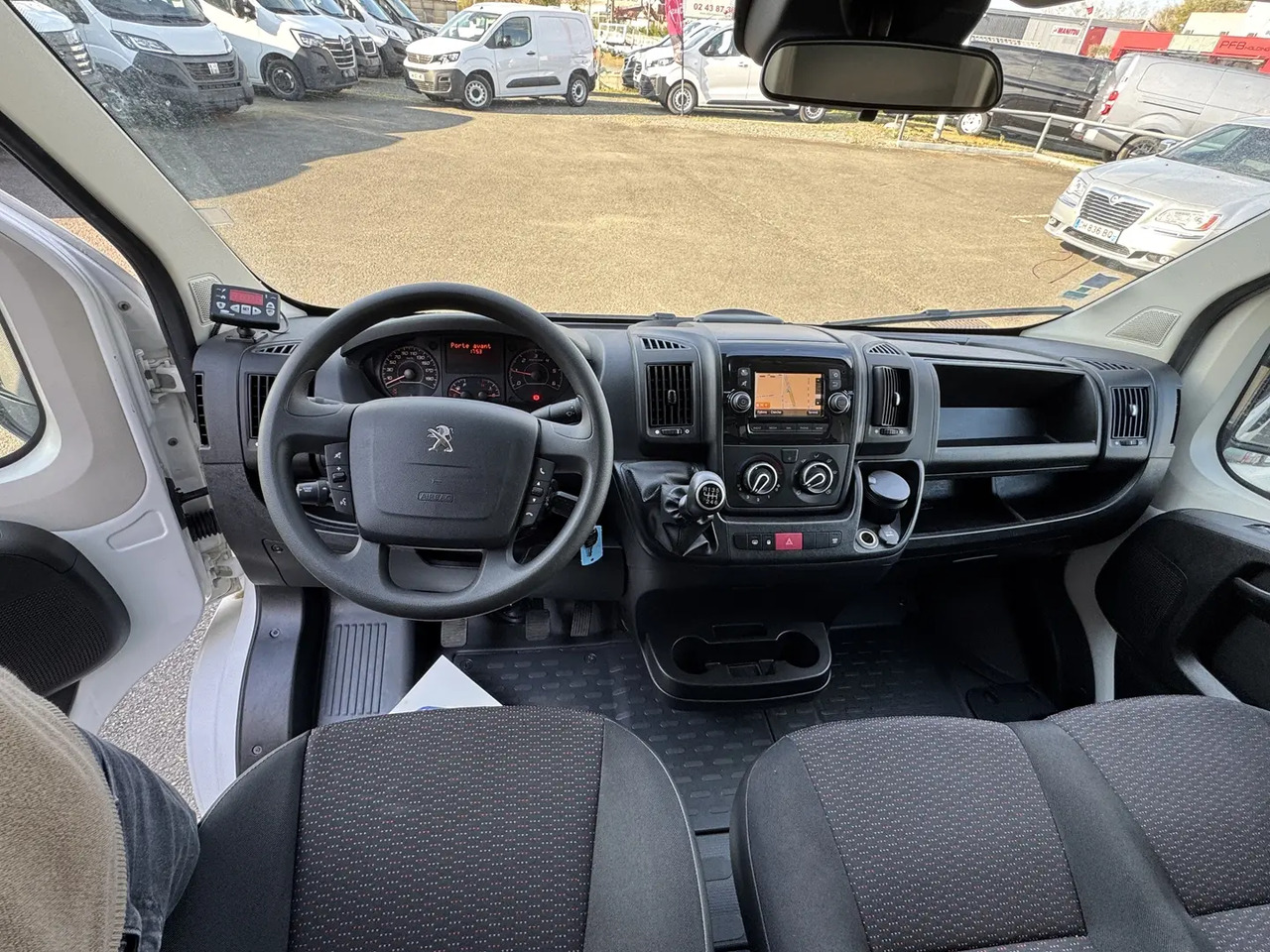 Fiat Ducato CCB 3.5 MAXI HD M 2.3 MULTIJET 130CH BUSINESS - Фургон с закрытым кузовом: фото 4 Fiat Ducato CCB 3.5 MAXI HD M 2.3 MULTIJET 130CH BUSINESS - Фургон с закрытым кузовом: фото 4