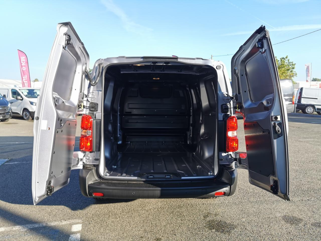 Fiat Scudo XL 2.0 BlueHDi - 145 III 2022 FOURGON Fourgon XL PHASE 1 - Цельнометаллический фургон: фото 3 Fiat Scudo XL 2.0 BlueHDi - 145 III 2022 FOURGON Fourgon XL PHASE 1 - Цельнометаллический фургон: фото 3