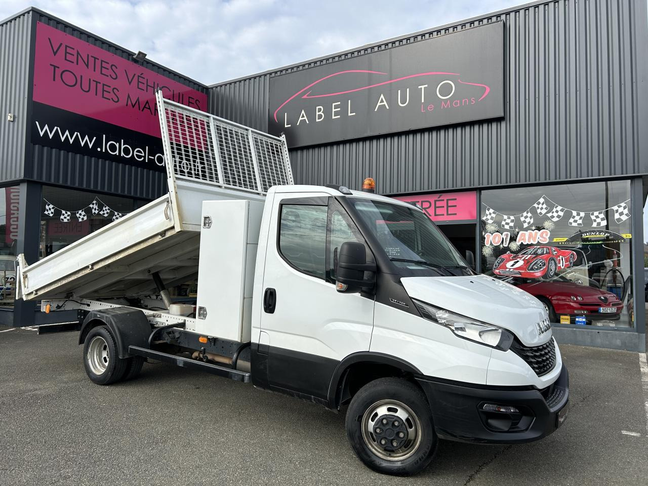 IVECO Daily 35 C 14 S&S (Quad-Leaf) CHASSIS CABINE 2014 35C/35S Chassis cabine 35 C Epmt.3.75 PHASE 3 - Малотоннажный самосвал: фото 1 IVECO Daily 35 C 14 S&S (Quad-Leaf) CHASSIS CABINE 2014 35C/35S Chassis cabine 35 C Epmt.3.75 PHASE 3 - Малотоннажный самосвал: фото 1