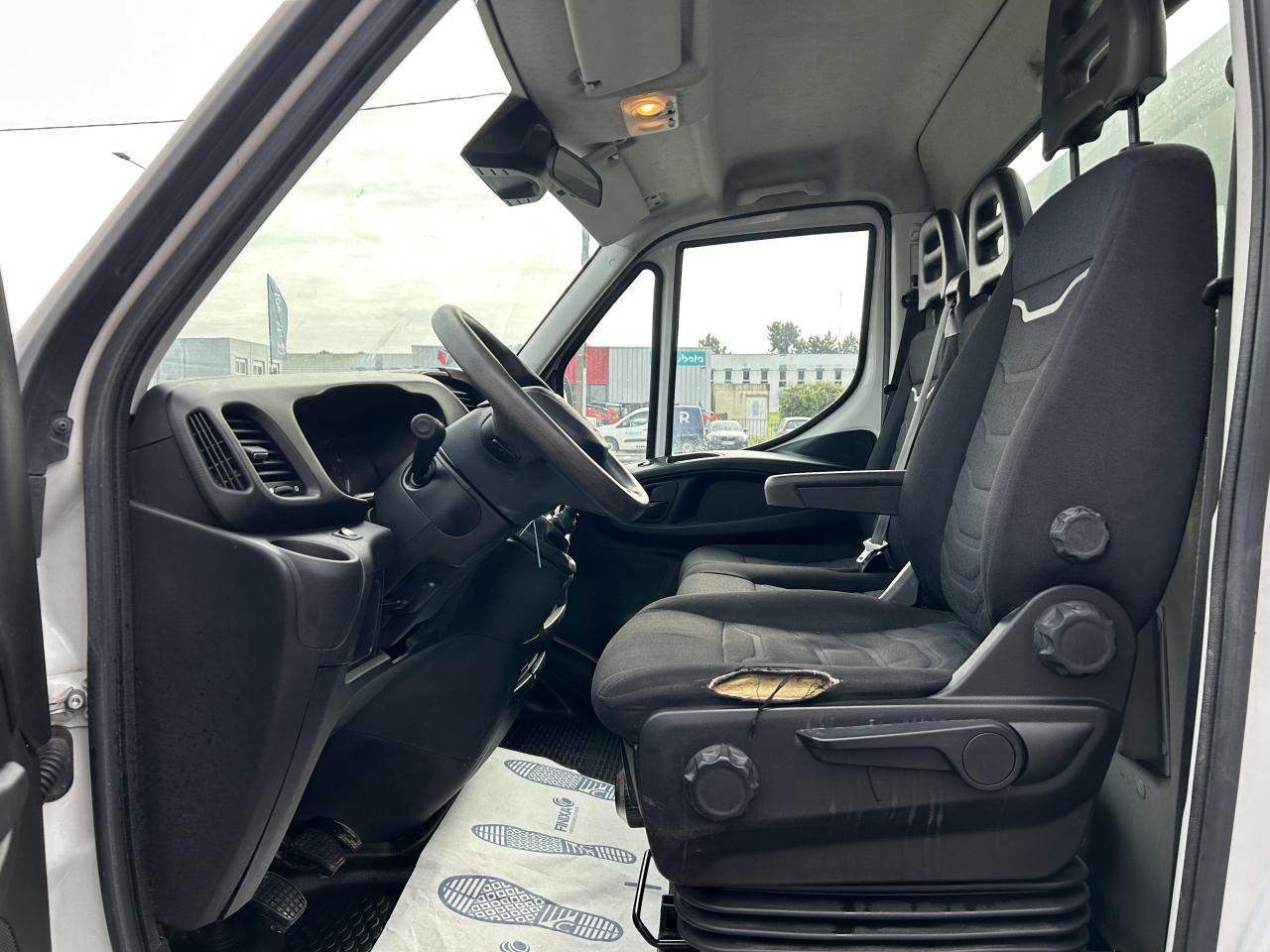 IVECO Daily 35 C 14 S&S (Quad-Leaf) CHASSIS CABINE 2014 35C/35S Chassis cabine 35 C Epmt.3.75 PHASE 3 - Малотоннажный самосвал: фото 5 IVECO Daily 35 C 14 S&S (Quad-Leaf) CHASSIS CABINE 2014 35C/35S Chassis cabine 35 C Epmt.3.75 PHASE 3 - Малотоннажный самосвал: фото 5