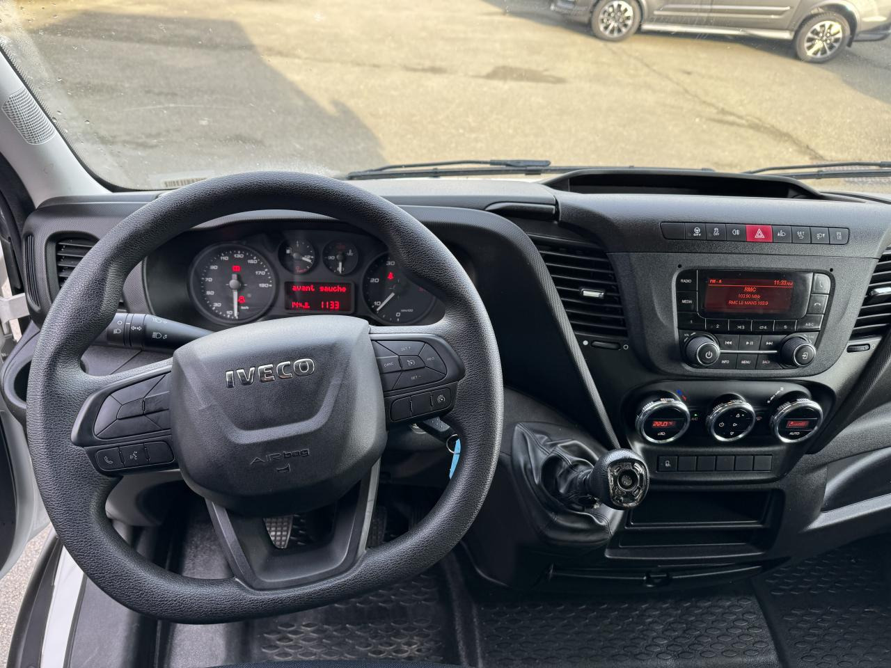 IVECO Daily 35 C 16H3.0 - BV Hi-Matic (Quad-Tor) CHASSIS CABINE 2014 35C/35S Chassis cabine 35 C Epmt.4.1 - Фургон с закрытым кузовом: фото 4 IVECO Daily 35 C 16H3.0 - BV Hi-Matic (Quad-Tor) CHASSIS CABINE 2014 35C/35S Chassis cabine 35 C Epmt.4.1 - Фургон с закрытым кузовом: фото 4