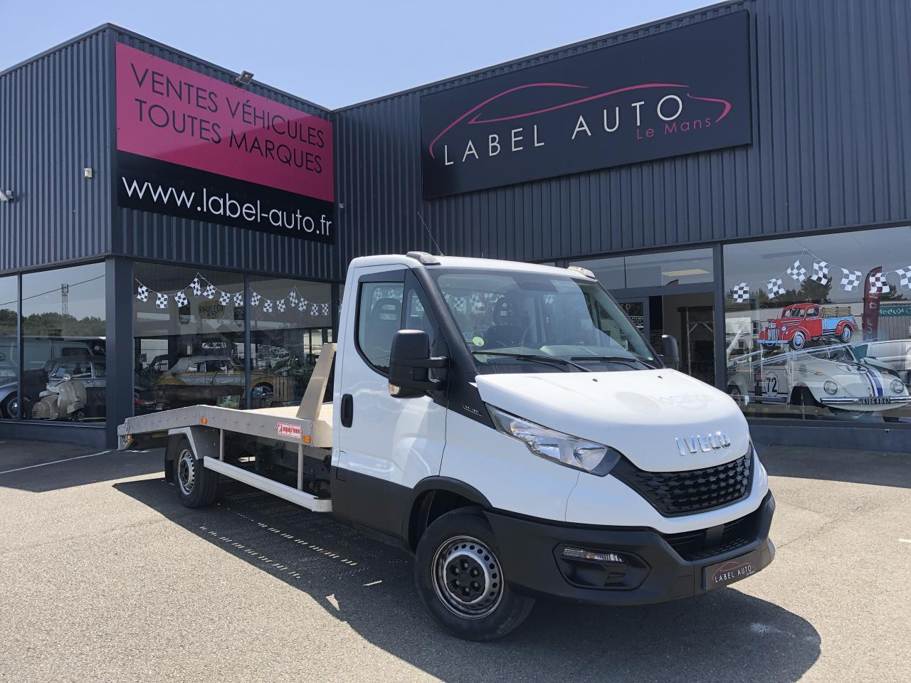 Iveco Daily IVECO PORTE VOITURE DEPANNEUSE 35 S 16 3L0 160 CH EMPATTEMENT 4100 PLATEAU FIX'ALU EQUIP'M - Автовоз: фото 2 Iveco Daily IVECO PORTE VOITURE DEPANNEUSE 35 S 16 3L0 160 CH EMPATTEMENT 4100 PLATEAU FIX'ALU EQUIP'M - Автовоз: фото 2