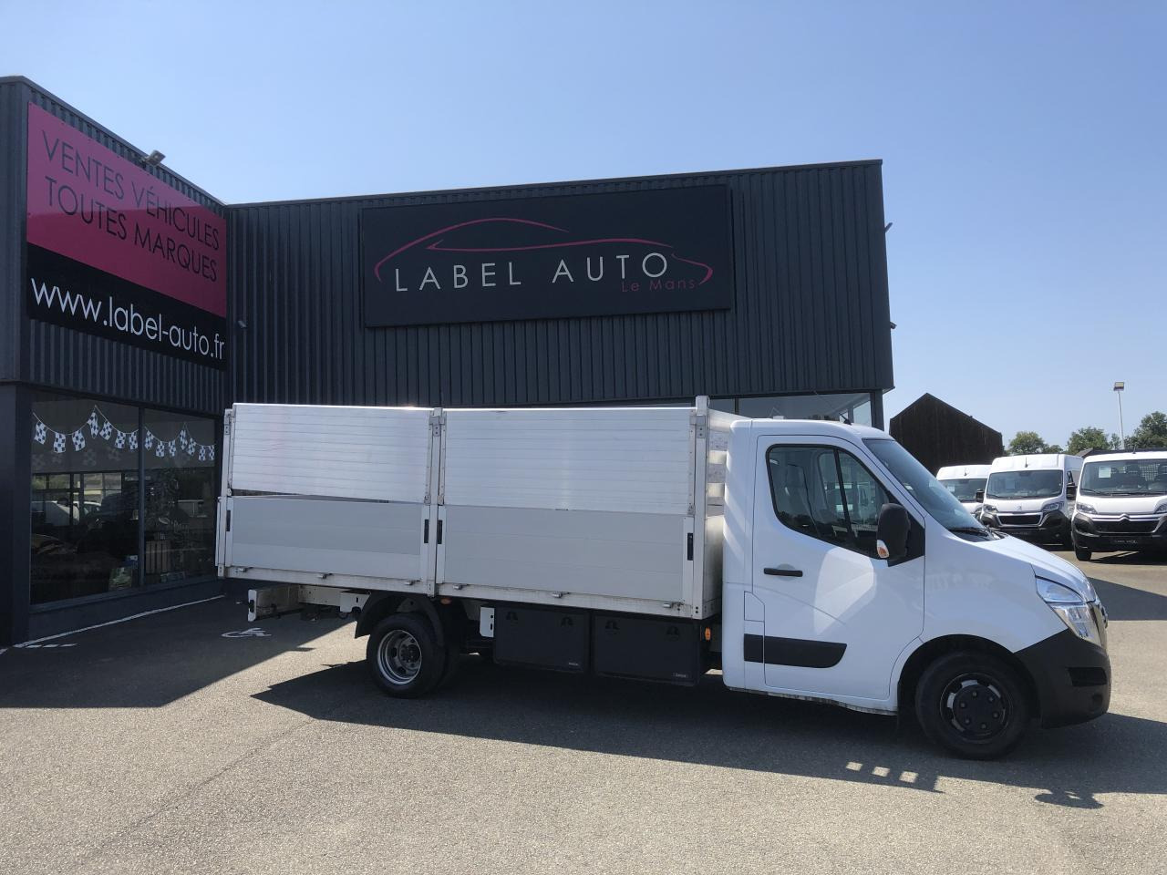 NISSAN INTERSTAR 3T5 2.3 DCI 165CH PLATEAU RIDELLES 4M50 - Малотоннажный бортовой грузовик: фото 1 NISSAN INTERSTAR 3T5 2.3 DCI 165CH PLATEAU RIDELLES 4M50 - Малотоннажный бортовой грузовик: фото 1