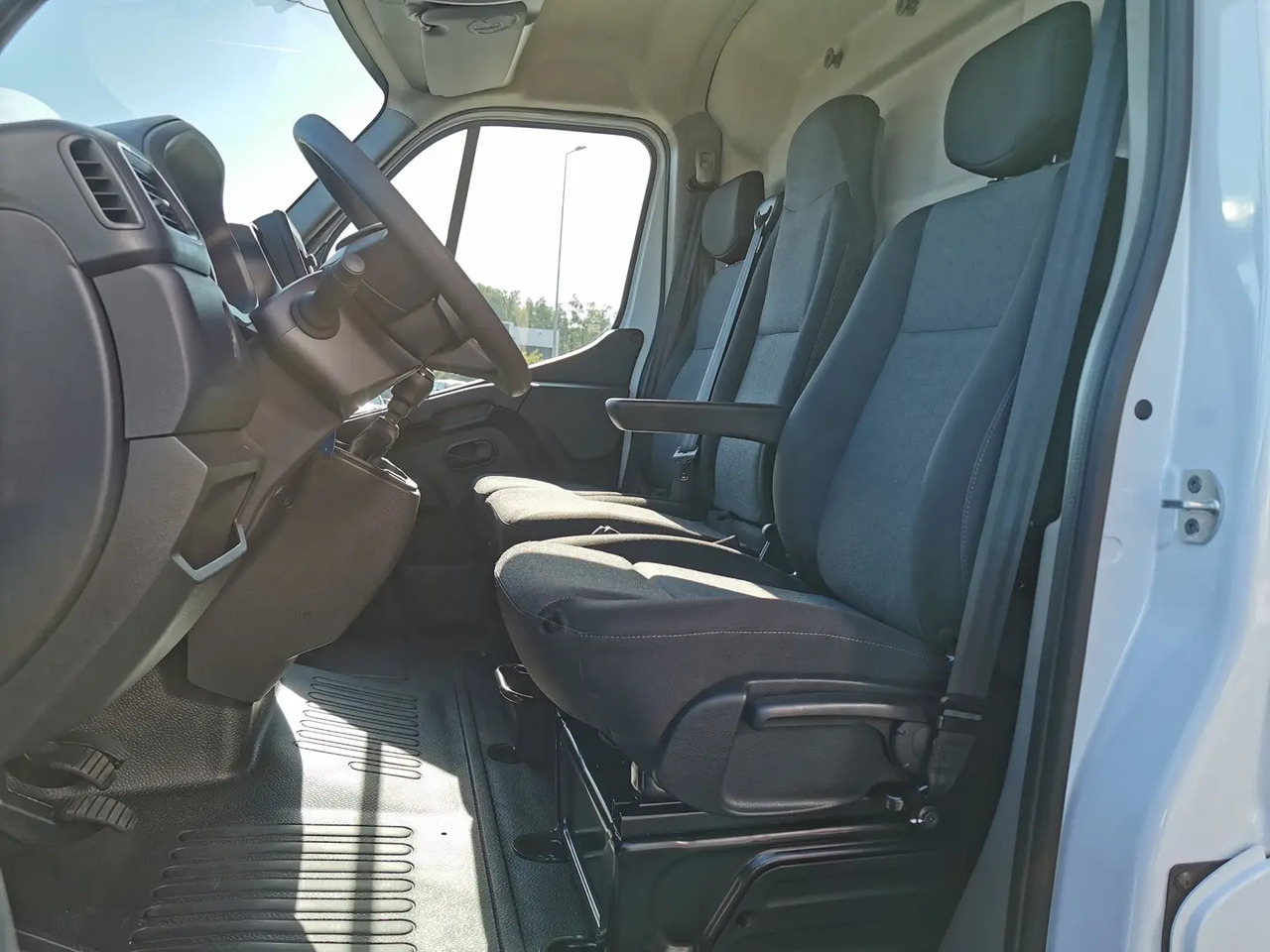 Nissan Interstar L3H2 3T5 2.3 DCI 135CH N-CONNECTA - Цельнометаллический фургон: фото 5 Nissan Interstar L3H2 3T5 2.3 DCI 135CH N-CONNECTA - Цельнометаллический фургон: фото 5