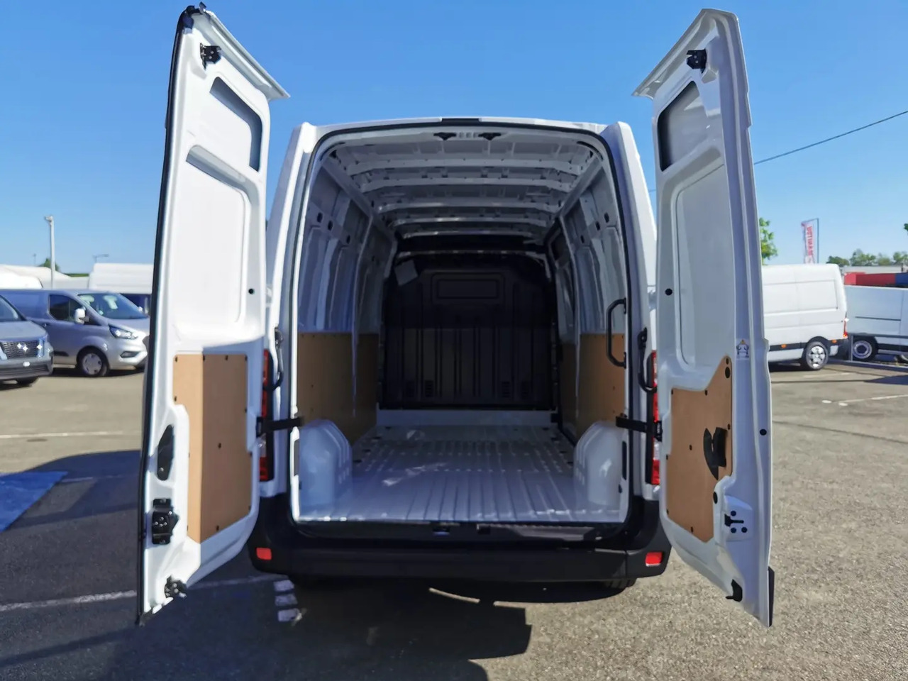 Nissan Interstar L3H2 3T5 2.3 DCI 135CH N-CONNECTA - Цельнометаллический фургон: фото 3 Nissan Interstar L3H2 3T5 2.3 DCI 135CH N-CONNECTA - Цельнометаллический фургон: фото 3
