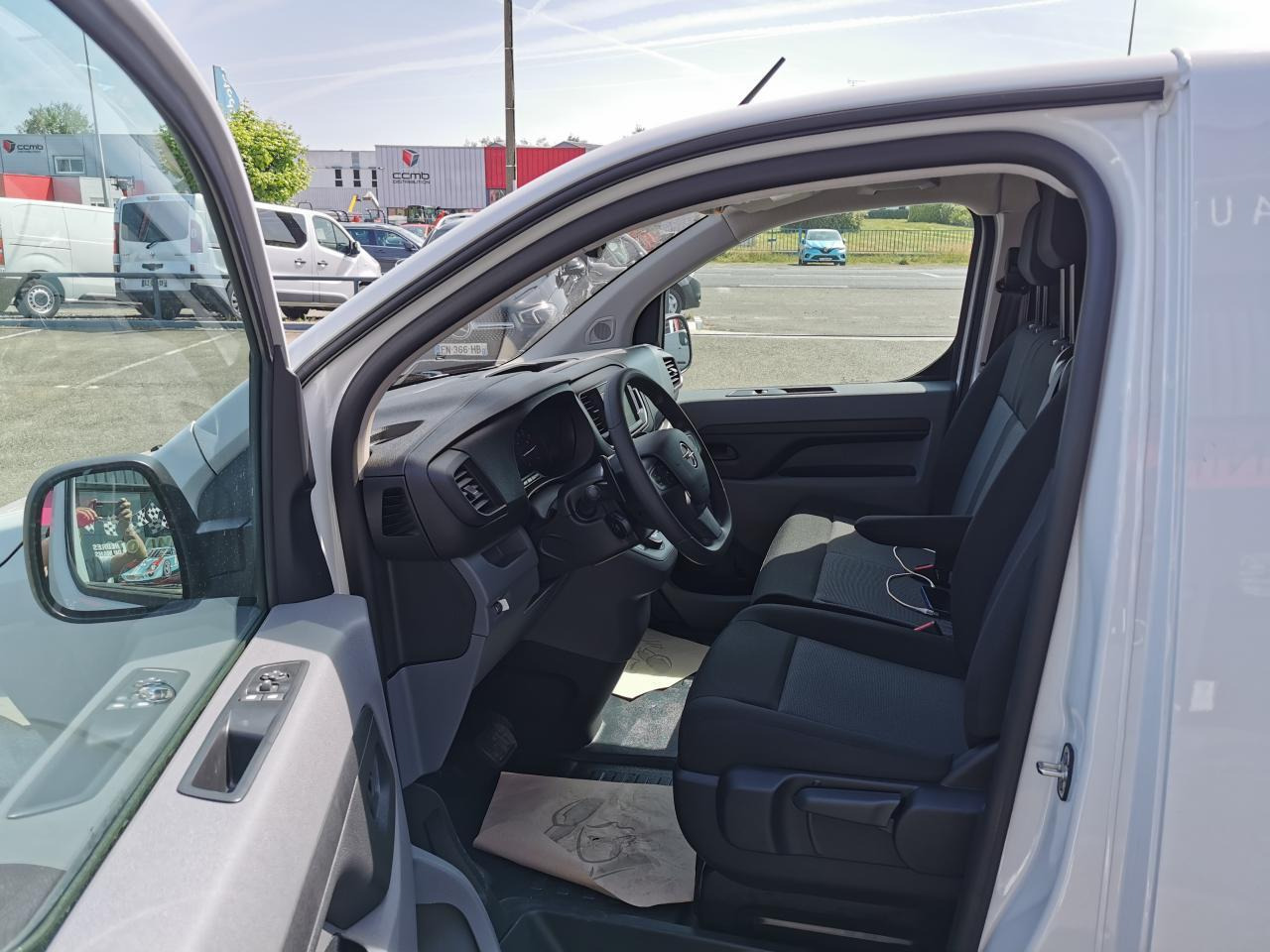 Opel Vivaro fourgon 2.0 D 145CH FRIGORIFIQUE POSITIF THERMOKING - Фургон-рефрижератор: фото 4 Opel Vivaro fourgon 2.0 D 145CH FRIGORIFIQUE POSITIF THERMOKING - Фургон-рефрижератор: фото 4