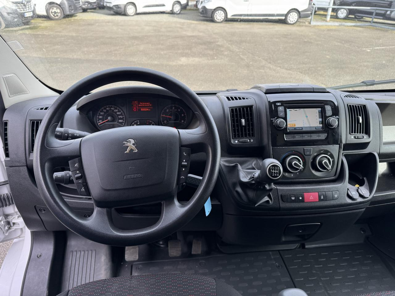 Peugeot Boxer 330 L1H1 2.2 BLUEHDI S&S 140CH ASPHALT - Цельнометаллический фургон: фото 3 Peugeot Boxer 330 L1H1 2.2 BLUEHDI S&S 140CH ASPHALT - Цельнометаллический фургон: фото 3