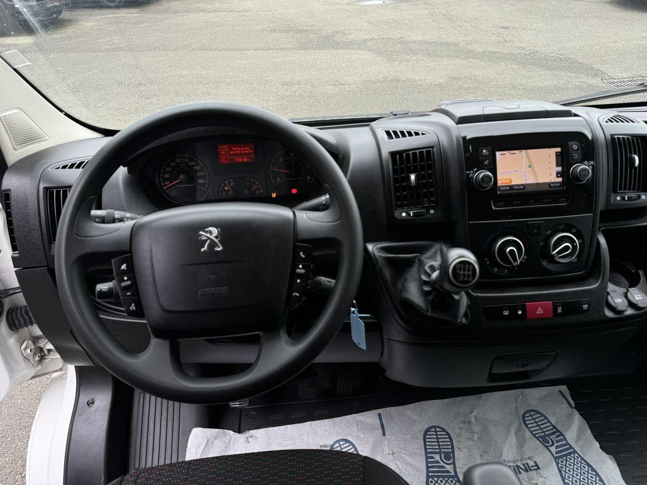 Peugeot Boxer 333 L1H1 2.2 BLUEHDI S&S 140CH ASPHALT - Цельнометаллический фургон: фото 3 Peugeot Boxer 333 L1H1 2.2 BLUEHDI S&S 140CH ASPHALT - Цельнометаллический фургон: фото 3