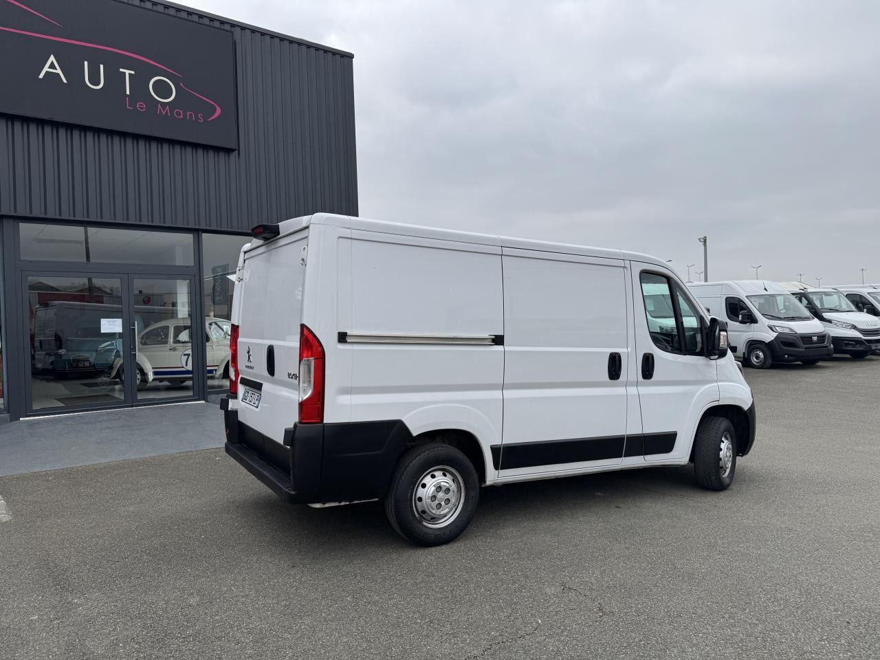 Peugeot Boxer 333 L1H1 2.2 BLUEHDI S&S 140CH ASPHALT - Цельнометаллический фургон: фото 5 Peugeot Boxer 333 L1H1 2.2 BLUEHDI S&S 140CH ASPHALT - Цельнометаллический фургон: фото 5