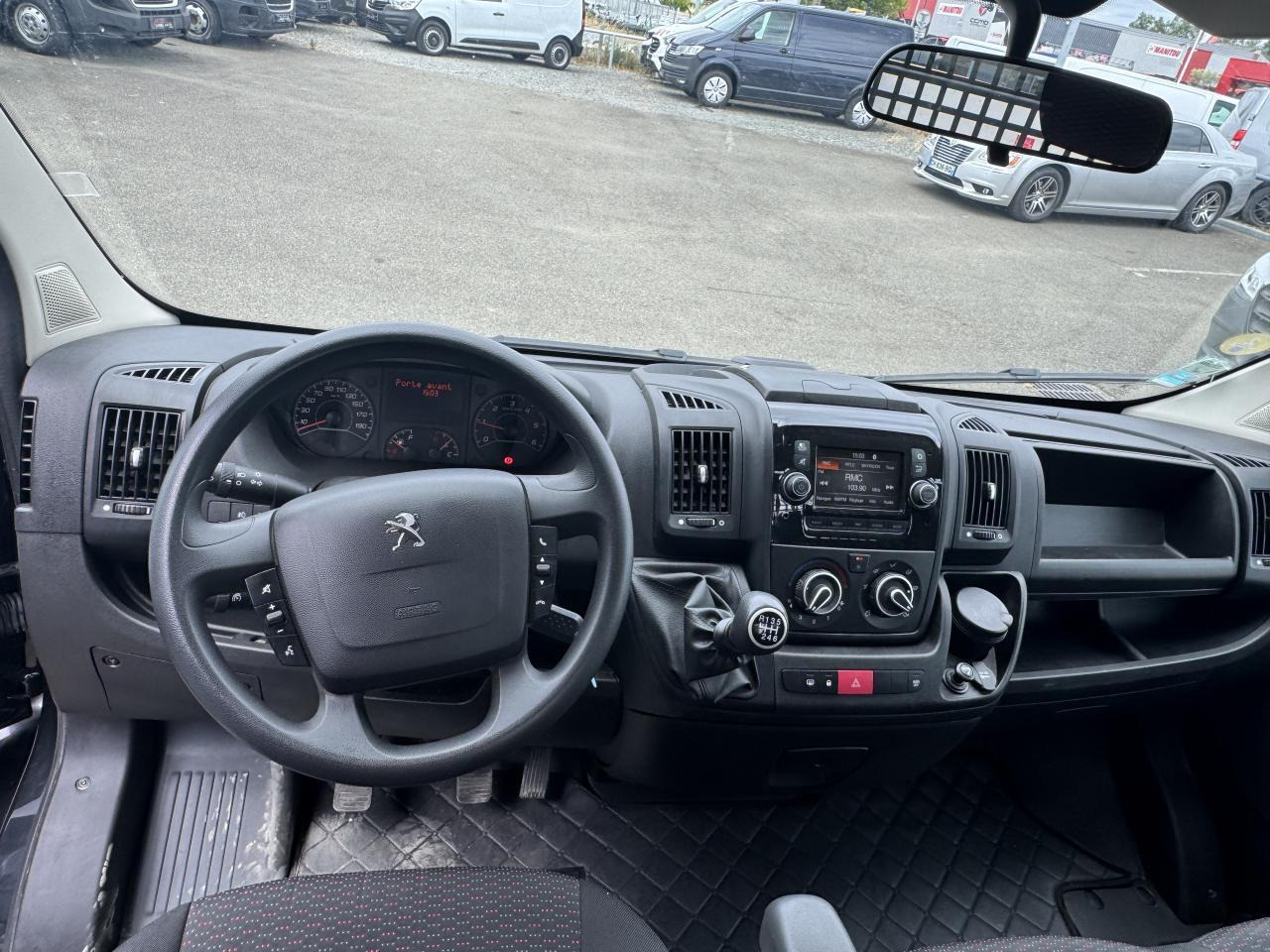 Peugeot Boxer PEUGEOT 3T5 PLATEAU 4M20 2.2 HDI 140 CH PREMIUM - Малотоннажный бортовой грузовик: фото 3 Peugeot Boxer PEUGEOT 3T5 PLATEAU 4M20 2.2 HDI 140 CH PREMIUM - Малотоннажный бортовой грузовик: фото 3