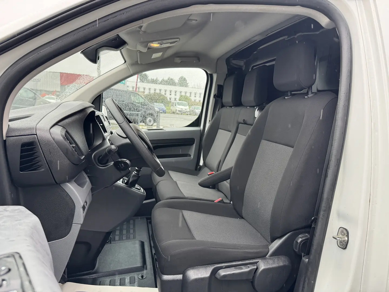 Peugeot Expert LONG 2.0 BLUEHDI 145CH S&S PREMIUM - Цельнометаллический фургон: фото 5 Peugeot Expert LONG 2.0 BLUEHDI 145CH S&S PREMIUM - Цельнометаллический фургон: фото 5