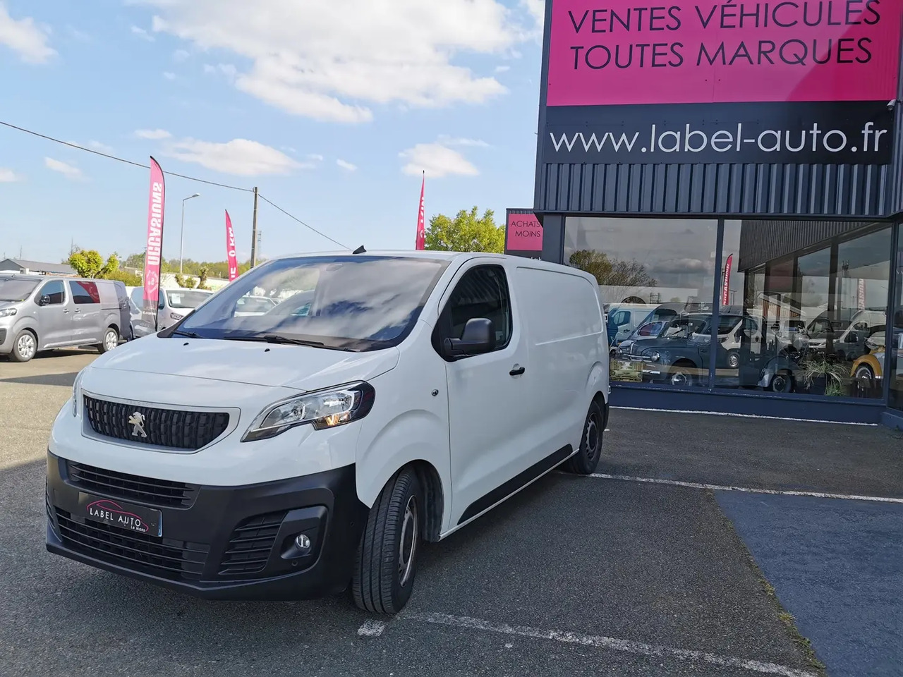 Peugeot Expert LONG 2.0 BLUEHDI 180CH S&S ASPHALT EAT8 - Цельнометаллический фургон: фото 5 Peugeot Expert LONG 2.0 BLUEHDI 180CH S&S ASPHALT EAT8 - Цельнометаллический фургон: фото 5