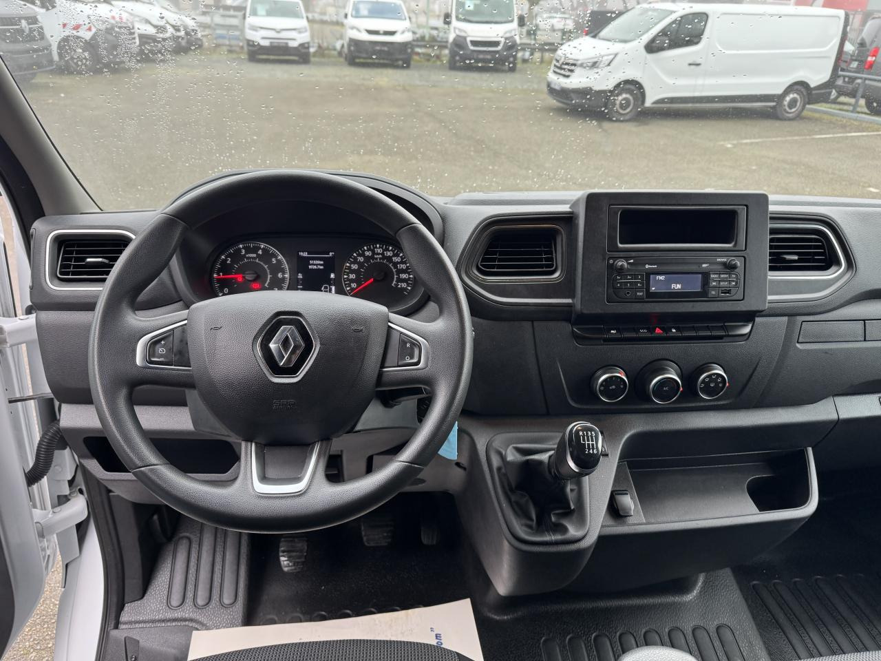 RENAULT Master Confort R3500 L2 2.3 dCi - 130 III CHASSIS CABINE Châssis Cabine L2 Propulsion PHASE 3 - Фургон с закрытым кузовом: фото 5 RENAULT Master Confort R3500 L2 2.3 dCi - 130 III CHASSIS CABINE Châssis Cabine L2 Propulsion PHASE 3 - Фургон с закрытым кузовом: фото 5