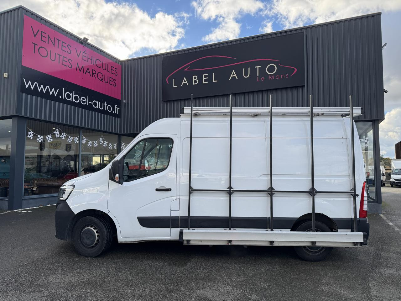 RENAULT Master Grand Confort F3300 L2H2 2.3 Blue dCi - 150 CH PORTE VERRE - Цельнометаллический фургон: фото 1 RENAULT Master Grand Confort F3300 L2H2 2.3 Blue dCi - 150 CH PORTE VERRE - Цельнометаллический фургон: фото 1