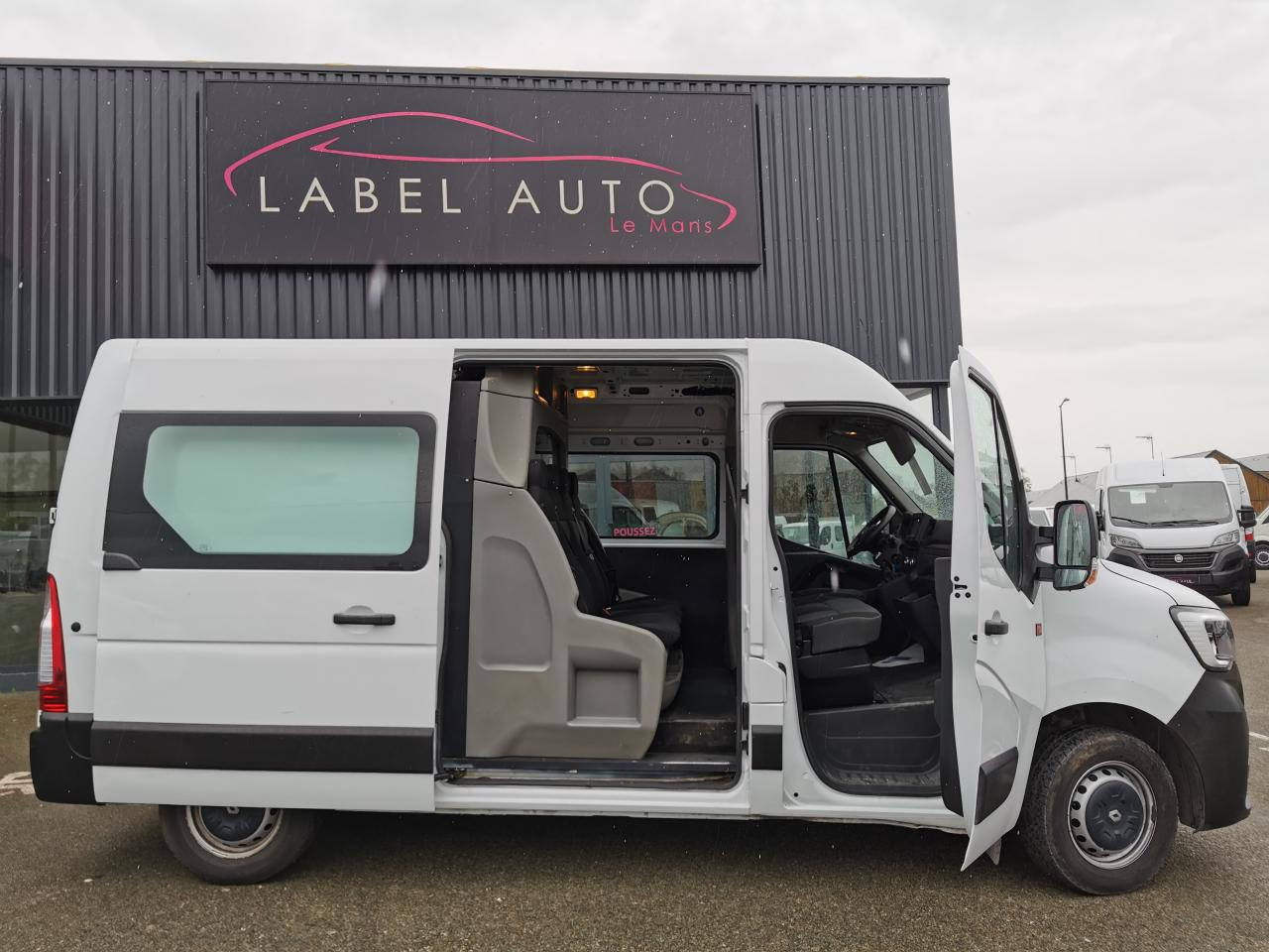 RENAULT Master Grand Confort F3500 L2H2 2.3 Blue dCi - 150 Euro 6e  III CABINE APPROFONDIE Cabine approfondi - Цельнометаллический фургон: фото 3 RENAULT Master Grand Confort F3500 L2H2 2.3 Blue dCi - 150 Euro 6e  III CABINE APPROFONDIE Cabine approfondi - Цельнометаллический фургон: фото 3