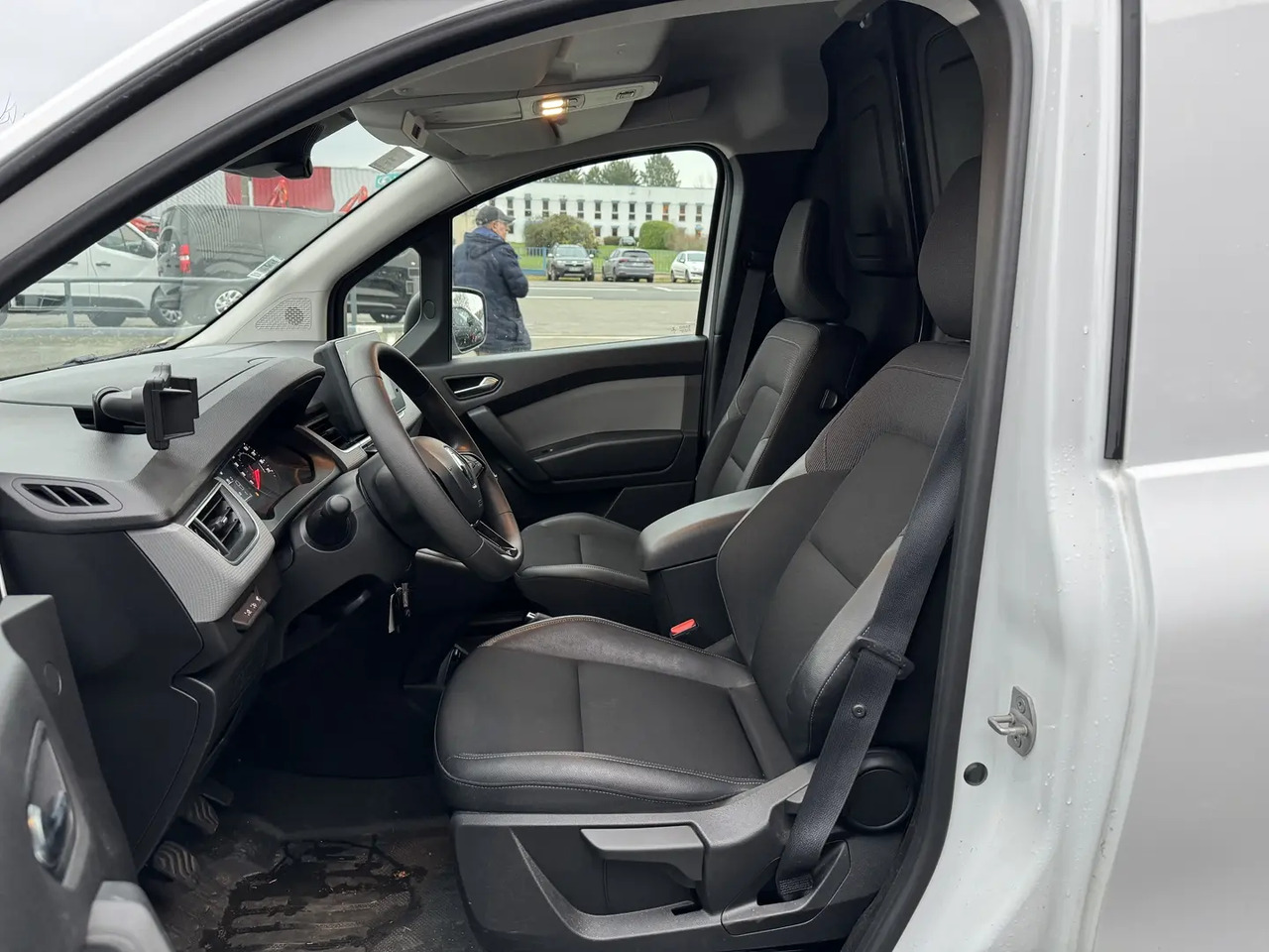 Renault Express 1.5 BLUE DCI 95CH CONFORT 22 - Цельнометаллический фургон: фото 5 Renault Express 1.5 BLUE DCI 95CH CONFORT 22 - Цельнометаллический фургон: фото 5