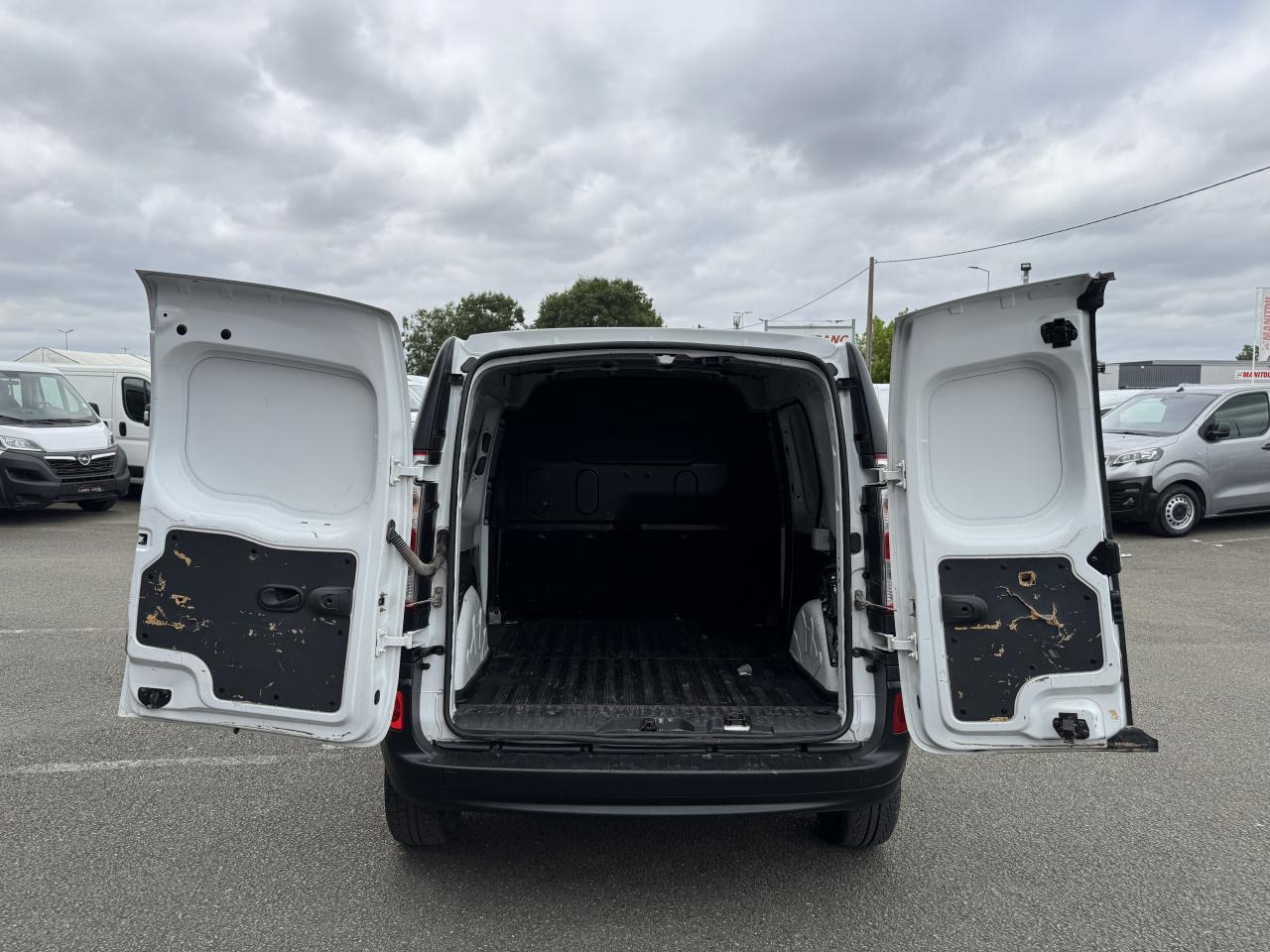 Renault Kangoo 1.5 BLUE DCI 80CH GRAND CONFORT 5CV - Легковой фургон: фото 2 Renault Kangoo 1.5 BLUE DCI 80CH GRAND CONFORT 5CV - Легковой фургон: фото 2