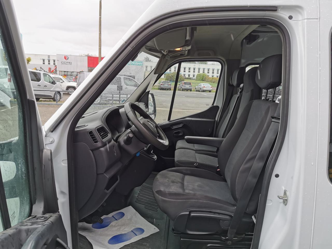 Renault Master 7 PLACES Confort F3300 L2H2 2.3 dCi - 135 III CABINE APPROFONDIE Cabine approfondie L2H2 Tra - Грузопассажирский фургон: фото 4 Renault Master 7 PLACES Confort F3300 L2H2 2.3 dCi - 135 III CABINE APPROFONDIE Cabine approfondie L2H2 Tra - Грузопассажирский фургон: фото 4