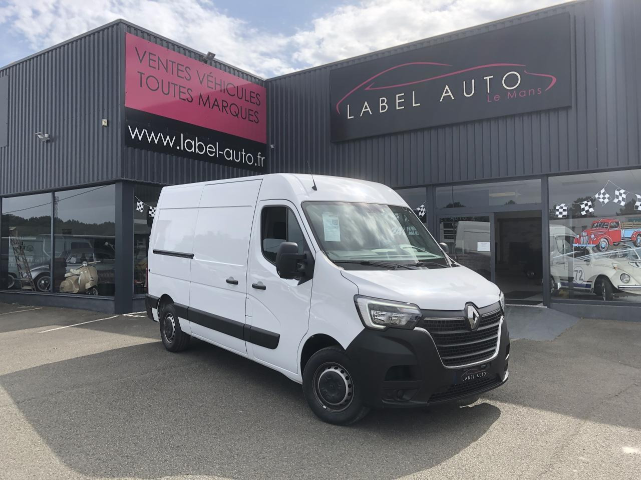 Renault Master F3300 L2H2 2.3 BLUE DCI 135CH CONFORT EURO6 - Цельнометаллический фургон: фото 1 Renault Master F3300 L2H2 2.3 BLUE DCI 135CH CONFORT EURO6 - Цельнометаллический фургон: фото 1